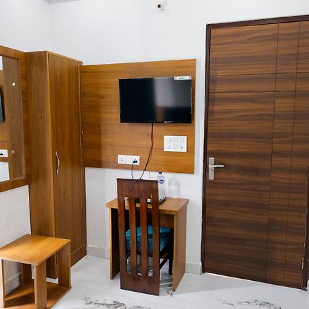 Hotel Parth Inn Rishīkesh Eksteriør bilde