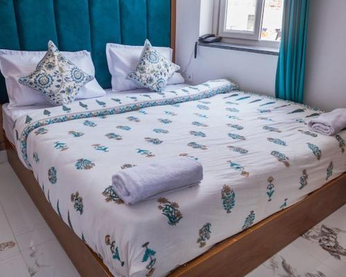 Hotel Parth Inn Rishīkesh Eksteriør bilde